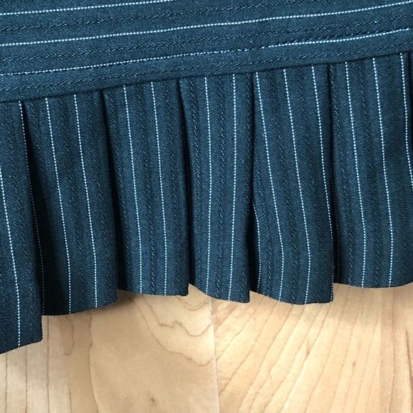 Max Studio size 6 Black/White Pin Striped Skirt - Picture 2 of 7